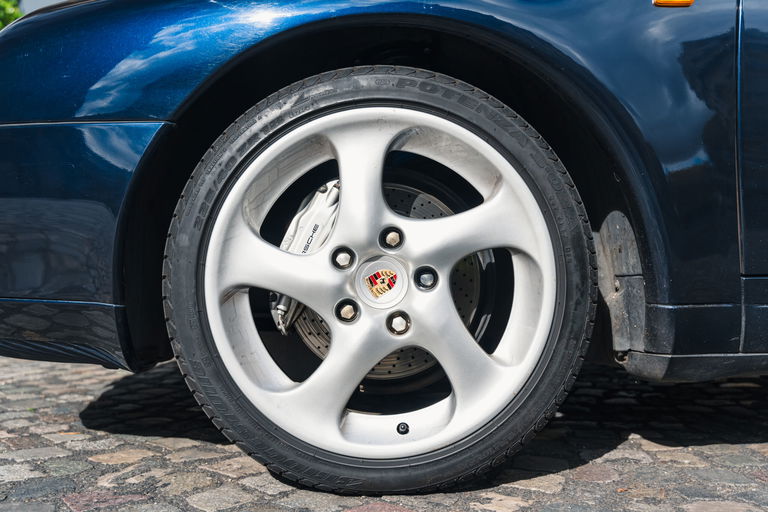 Porsche 993 Carrera 4