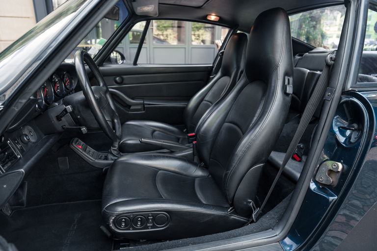 Porsche 993 Carrera 4