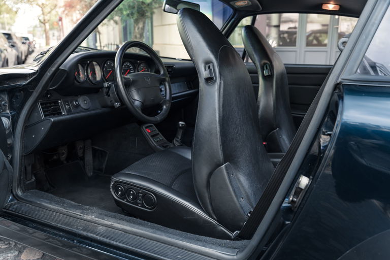 Porsche 993 Carrera 4