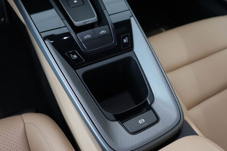 Porsche 992 Targa 4