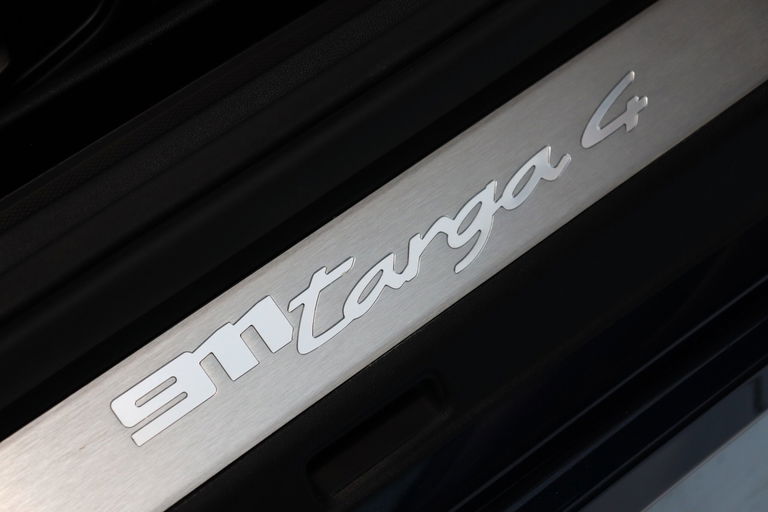 Porsche 992 Targa 4