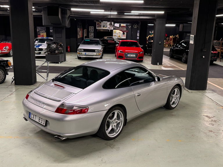 Porsche 996 Carrera 4