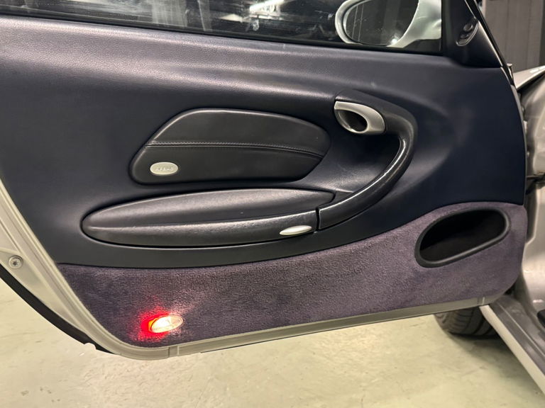 Porsche 996 Carrera 4