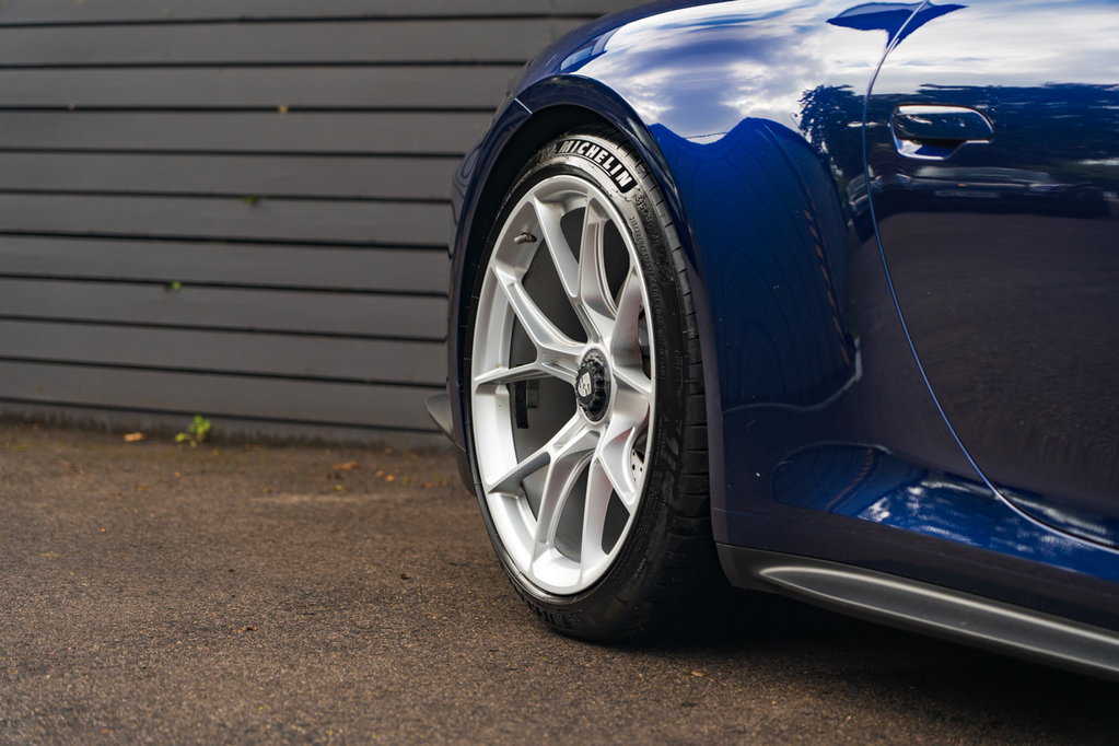 Porsche 992 GT3 Touring