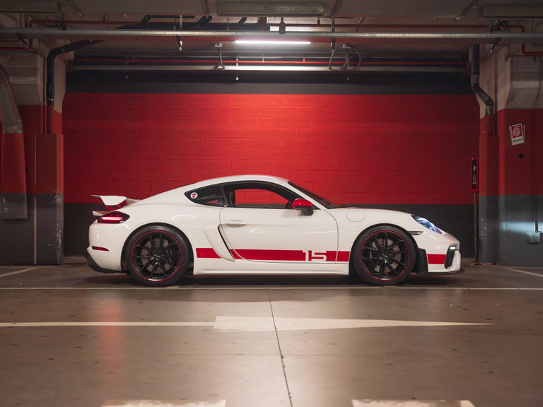 Porsche 718 Cayman GT4