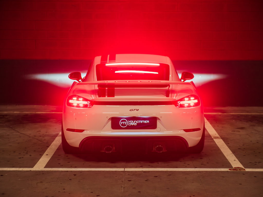 Porsche 718 Cayman GT4