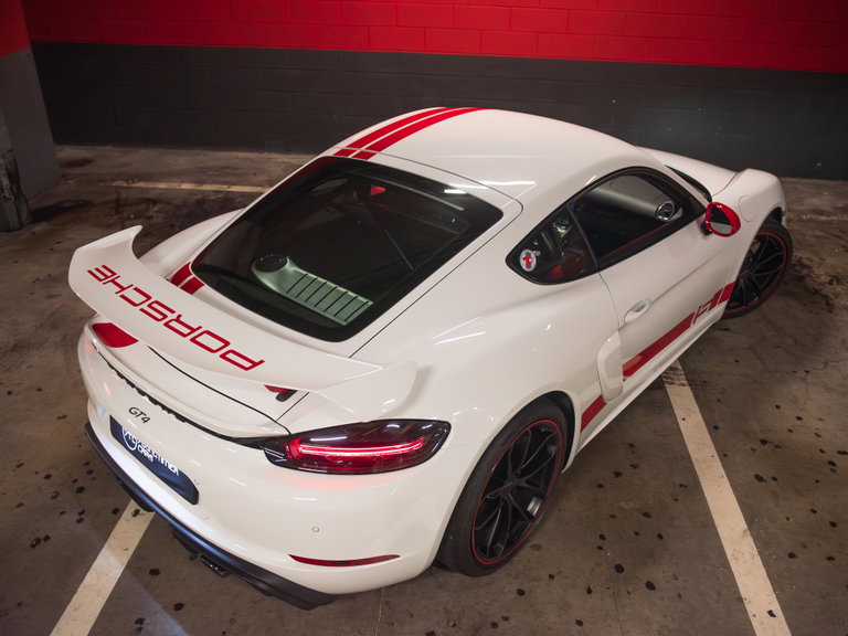 Porsche 718 Cayman GT4