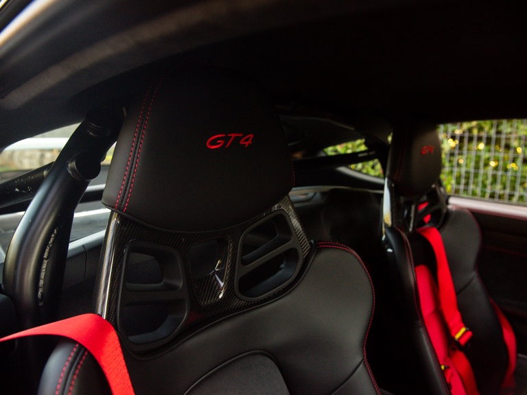 Porsche 718 Cayman GT4