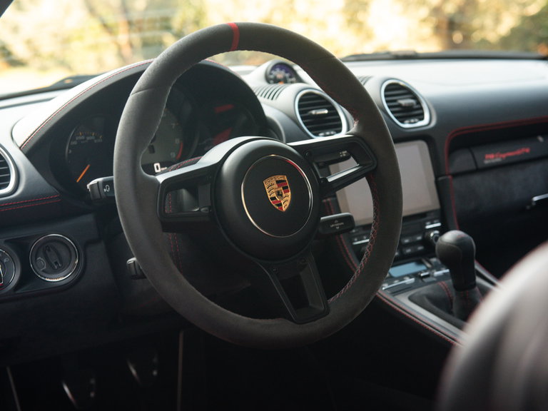 Porsche 718 Cayman GT4