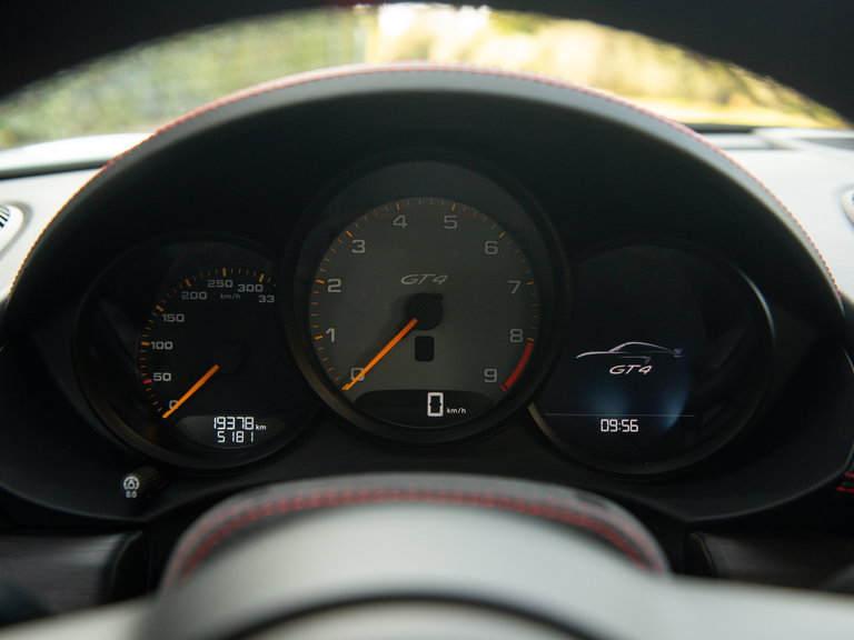 Porsche 718 Cayman GT4
