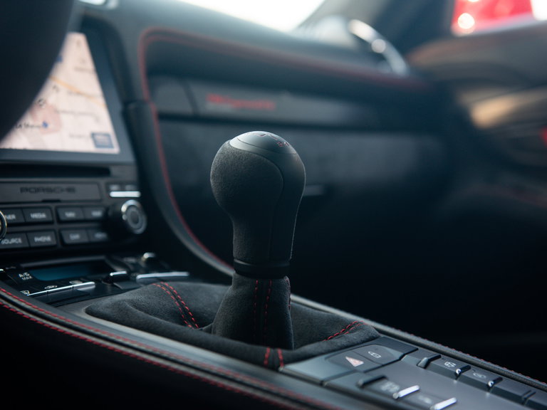 Porsche 718 Cayman GT4