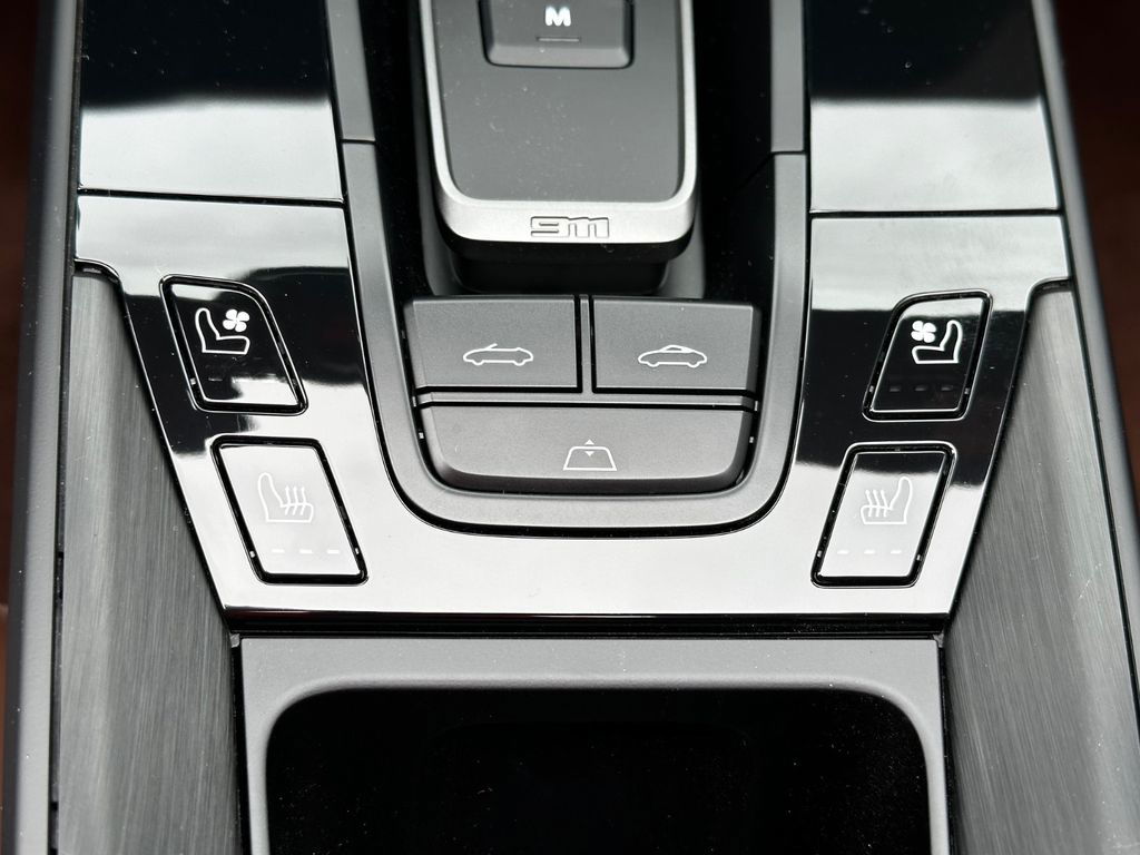 Porsche 992 Carrera 4 GTS