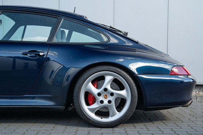 Porsche 993 Carrera 4S