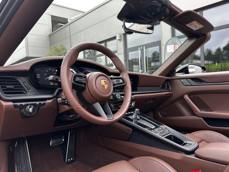 Porsche 992 Carrera 4 GTS