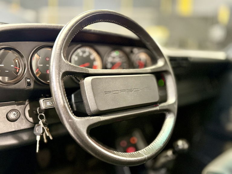 Porsche 911 Carrera 3.2