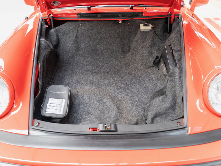 Porsche 911 Carrera 3.2 (US)