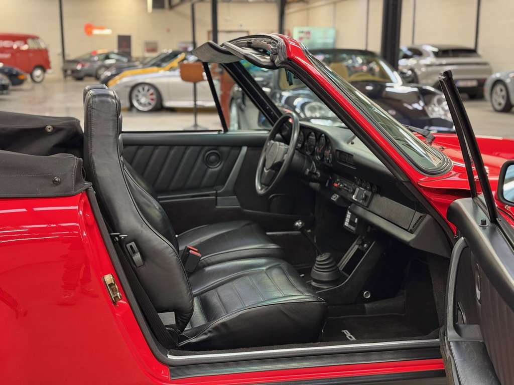 Porsche 911 Carrera 3.2 (US)