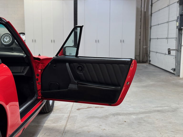 Porsche 911 Carrera 3.2 (US)