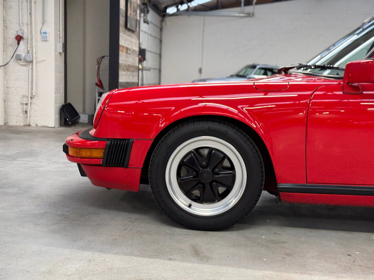Porsche 911 Carrera 3.2 (US)