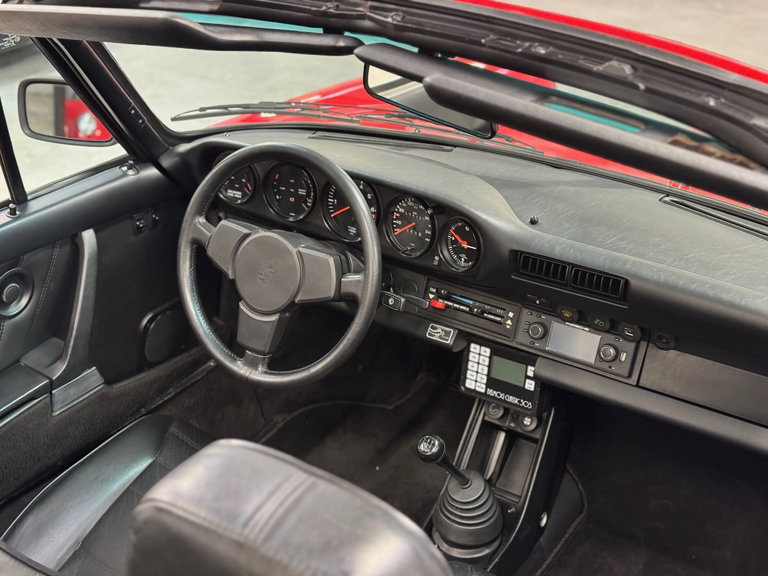 Porsche 911 Carrera 3.2 (US)