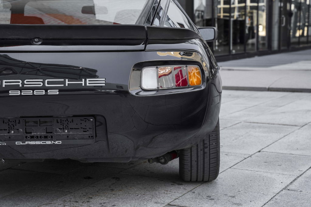 Porsche 928 S