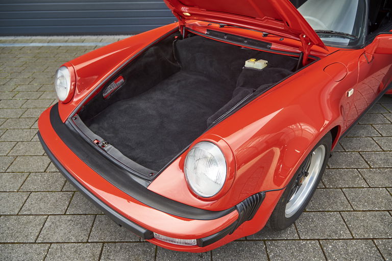 Porsche 911 Carrera 3.2 Speedster