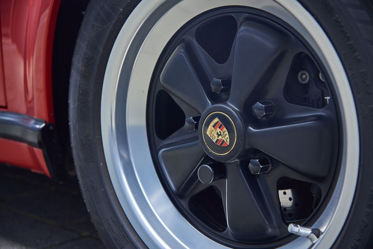 Porsche 911 Carrera 3.2 Speedster