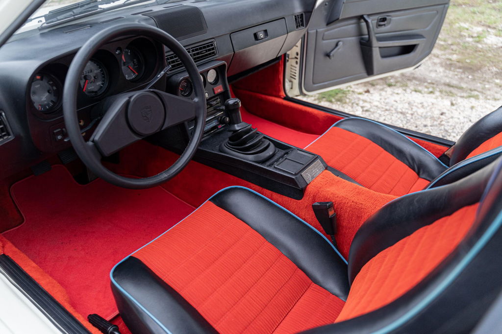 Porsche 924