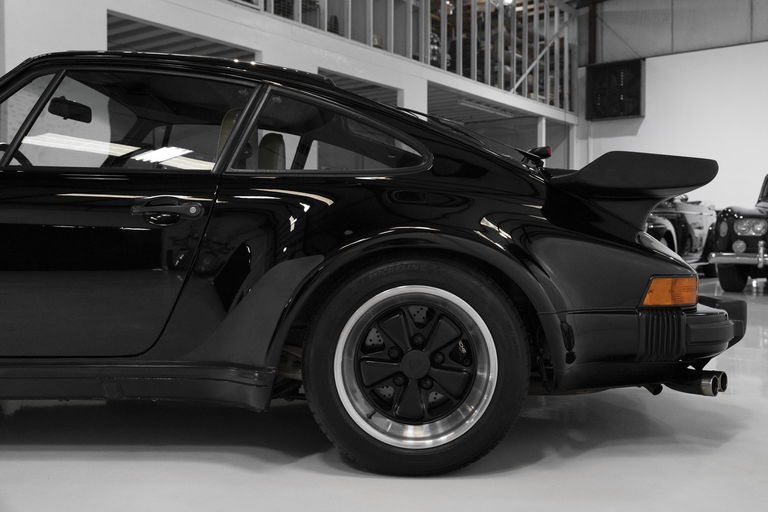 Porsche 911 Turbo 3.3 (US)