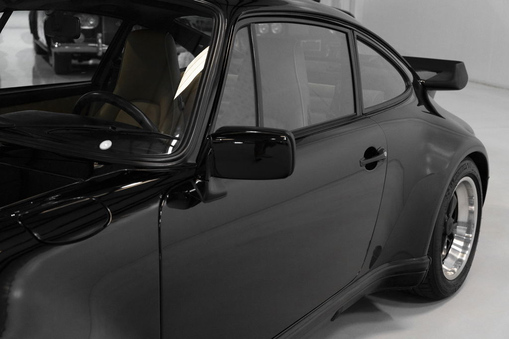 Porsche 911 Turbo 3.3 (US)