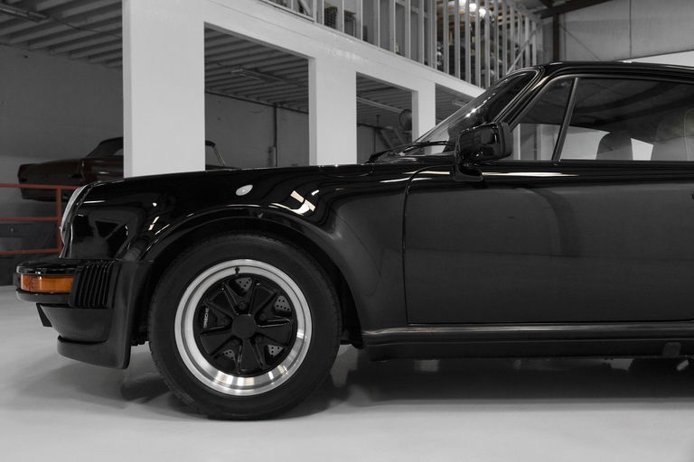 Porsche 911 Turbo 3.3 (US)