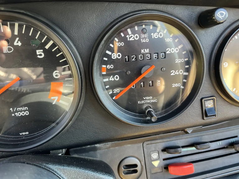 Porsche 911 Carrera 3.2