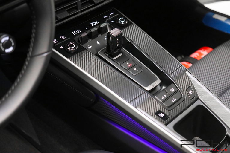 Porsche 992 Carrera 4