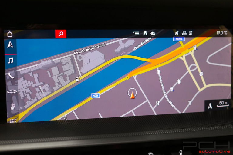 Porsche 992 Carrera 4