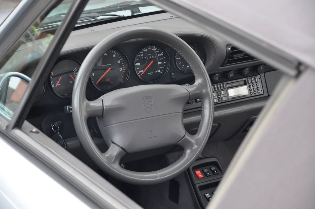 Porsche 993 Carrera 4