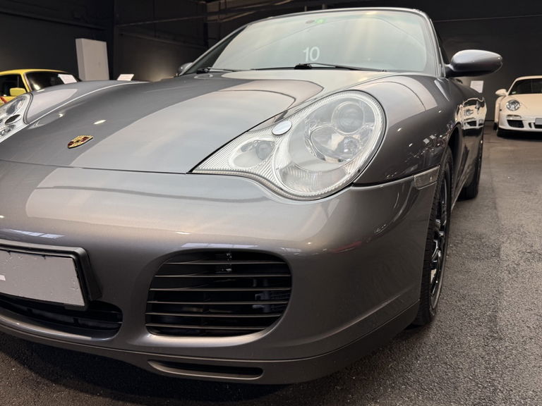 Porsche 996 Carrera 4