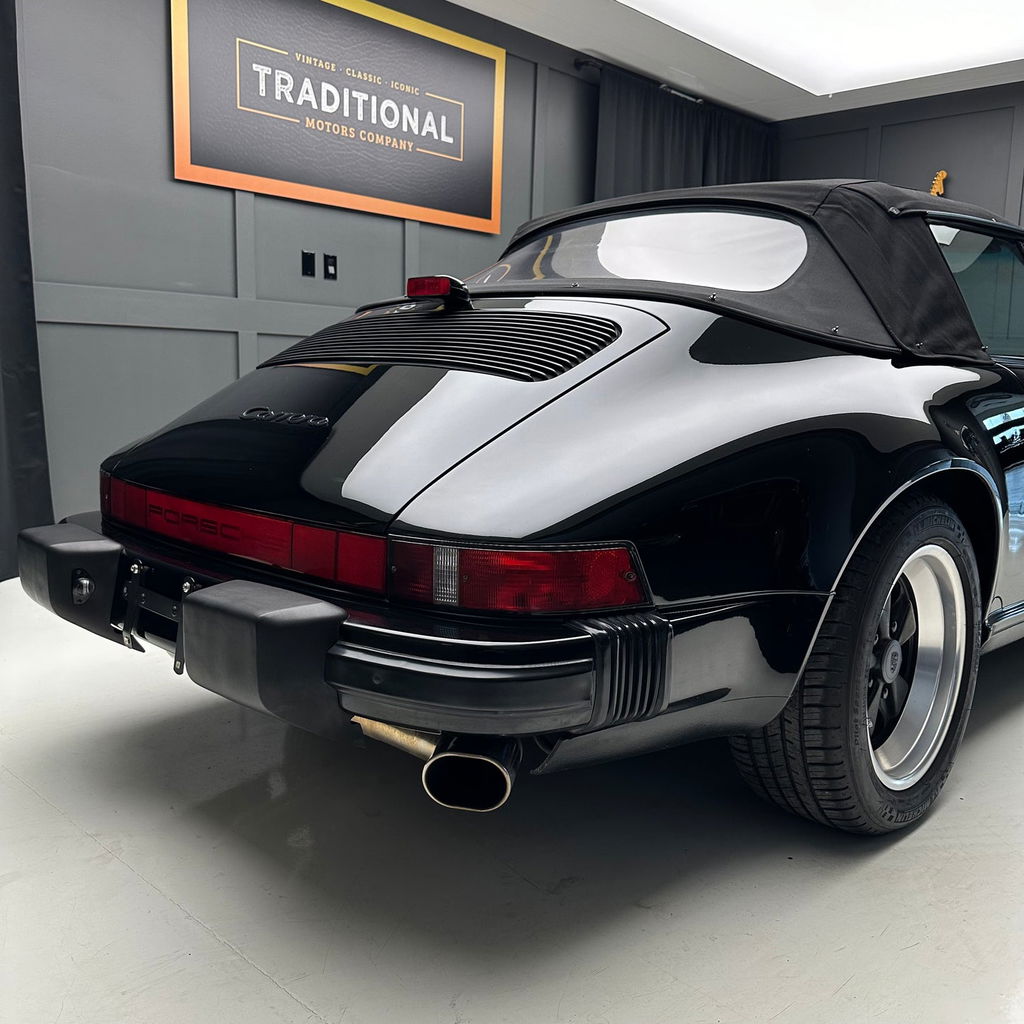 Porsche 911 Carrera 3.2 (US)