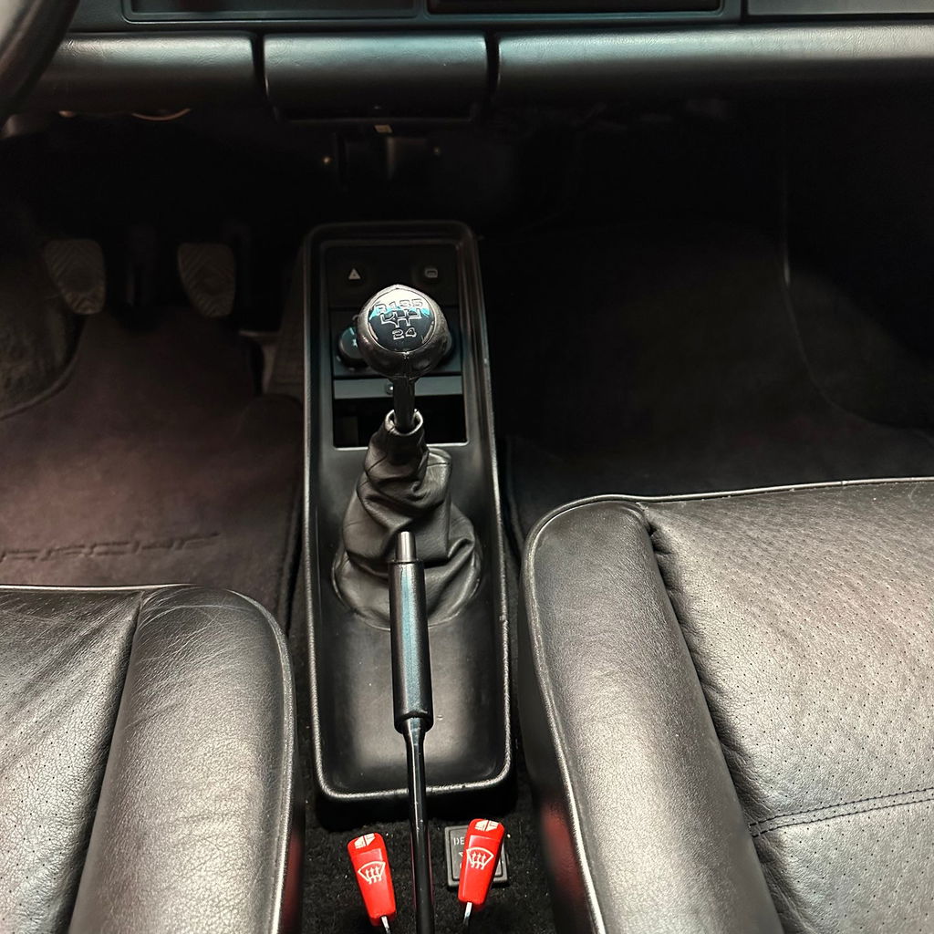 Porsche 911 Carrera 3.2 (US)