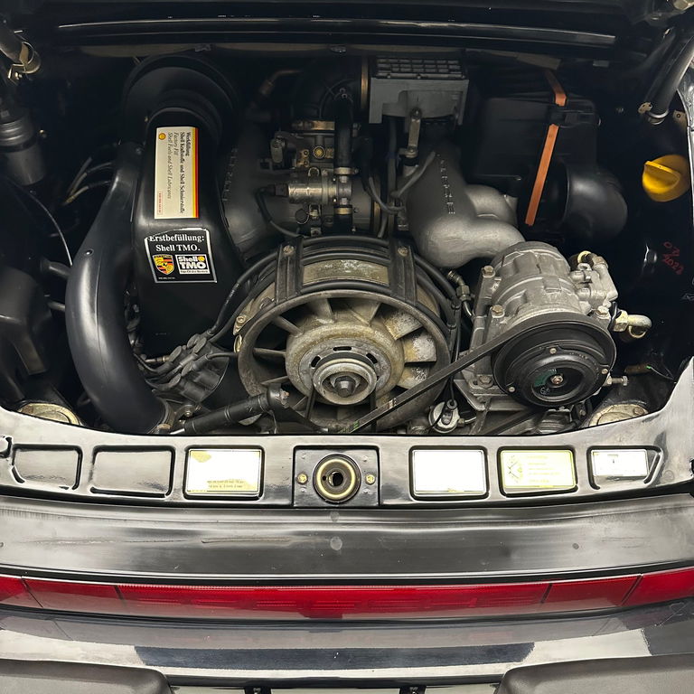 Porsche 911 Carrera 3.2 (US)