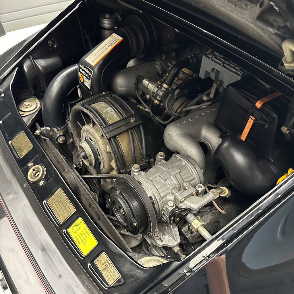 Porsche 911 Carrera 3.2 (US)