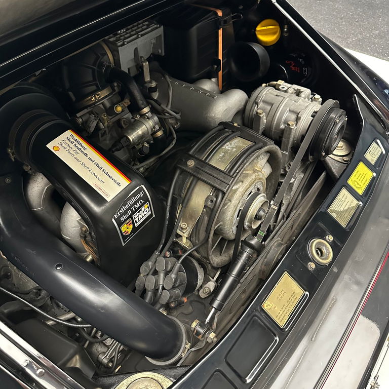 Porsche 911 Carrera 3.2 (US)