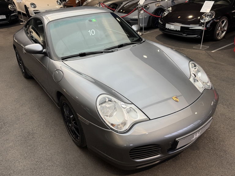 Porsche 996 Carrera 4