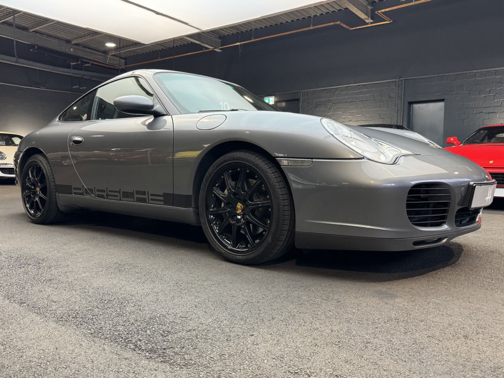 Porsche 996 Carrera 4