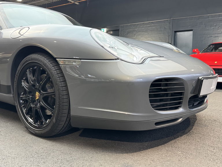 Porsche 996 Carrera 4