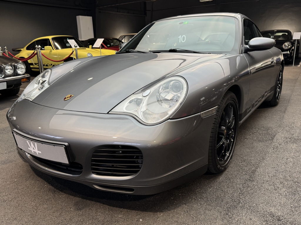Porsche 996 Carrera 4