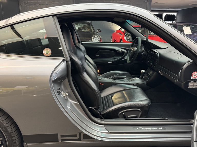 Porsche 996 Carrera 4