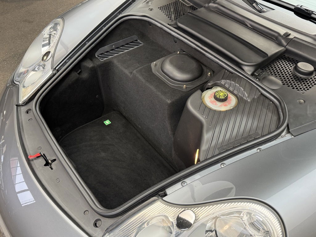 Porsche 996 Carrera 4