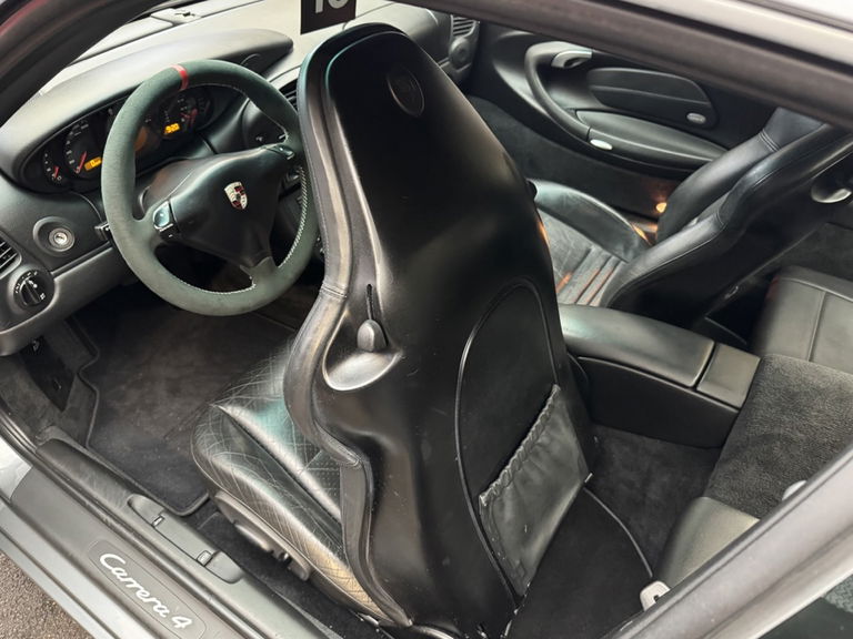 Porsche 996 Carrera 4