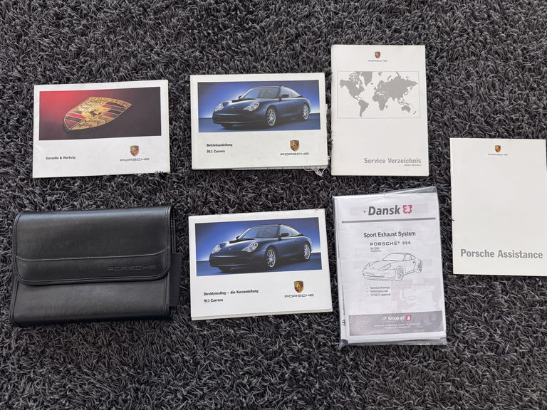 Porsche 996 Carrera 4
