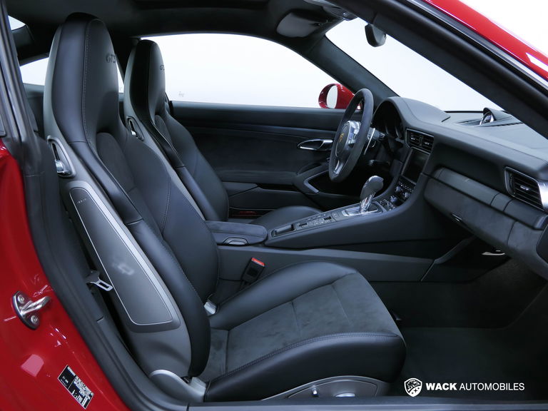 Porsche 991 Carrera GTS